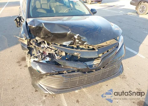 2018 Toyota Camry Le из США, поврежденный, VIN 4T1B11HK1JU621139